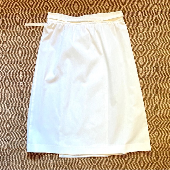 Vintage | White A-Line Wrap Skirt - Picture 4 of 11